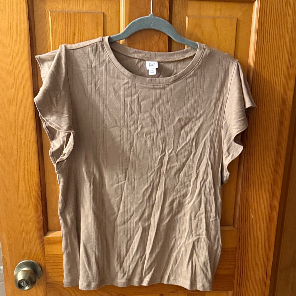 GAP Tan Short Sleeve Women's Tee